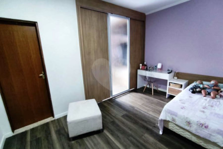 Sobrado à venda com 3 quartos, sendo 1 suíte,  em Vila Nova Aparecida, Mogi das Cruzes, SP