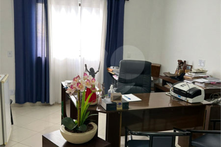 Prédio à venda com 7 quartos no Centro, Votorantim, SP