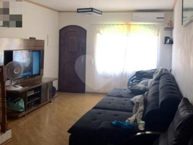 Sobrado à venda com 2 quartos em Tremembé, São Paulo, SP