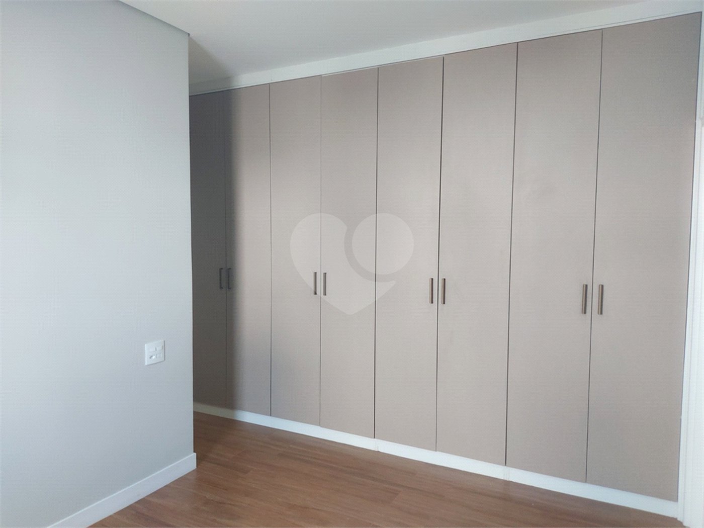 Casa à venda com 3 quartos, sendo 1 suíte,  no condomínio Gardenville, Itu - SP