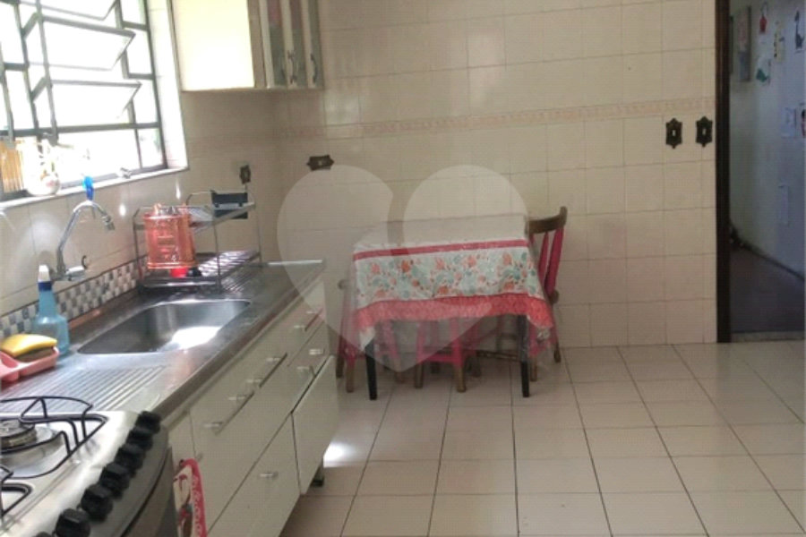 Sobrado à venda com 3 quartos, sendo 1 suíte,  em Vila Romero, São Paulo, SP