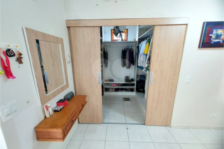 Casa à venda com 4 quartos, sendo 1 suíte, no Centro, Ibiúna, SP