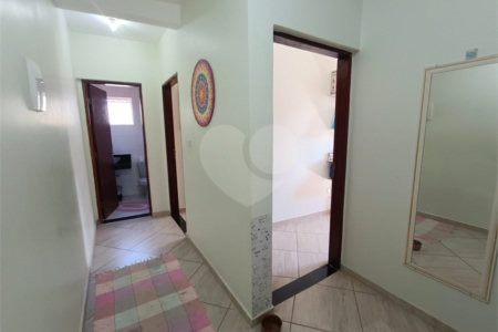 Sobrado à venda com 4 quartos em Jardim Esther, São Roque, SP