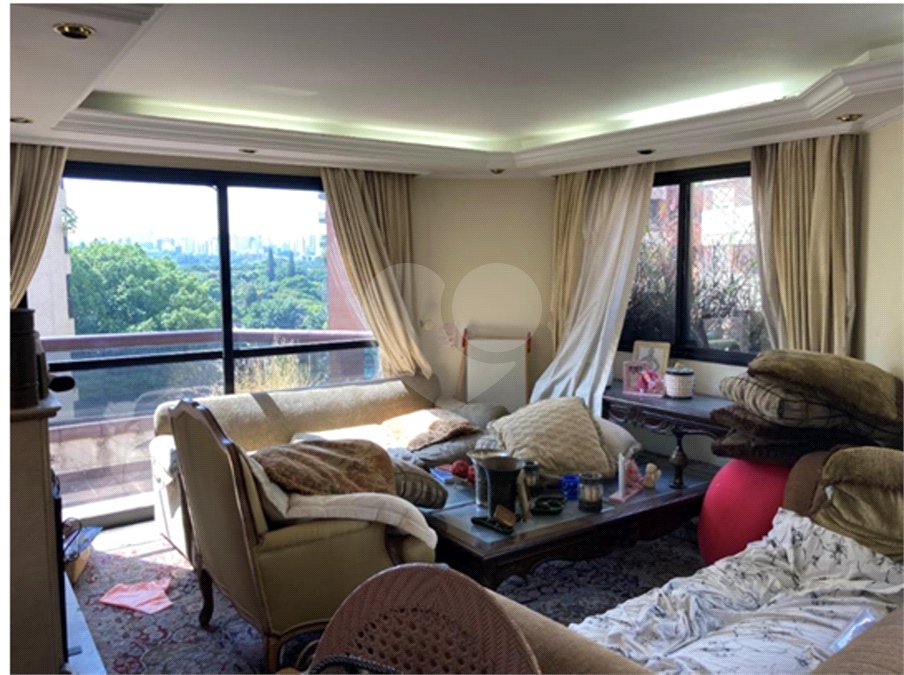 Apartamento à venda com 4 quartos, sendo 2 suítes,  em Moema, São Paulo, SP
