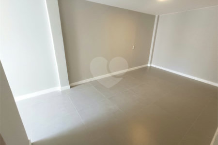 Apartamento à venda com 2 quartos, sendo 1 suíte,  em Maracanã, Rio de Janeiro, RJ