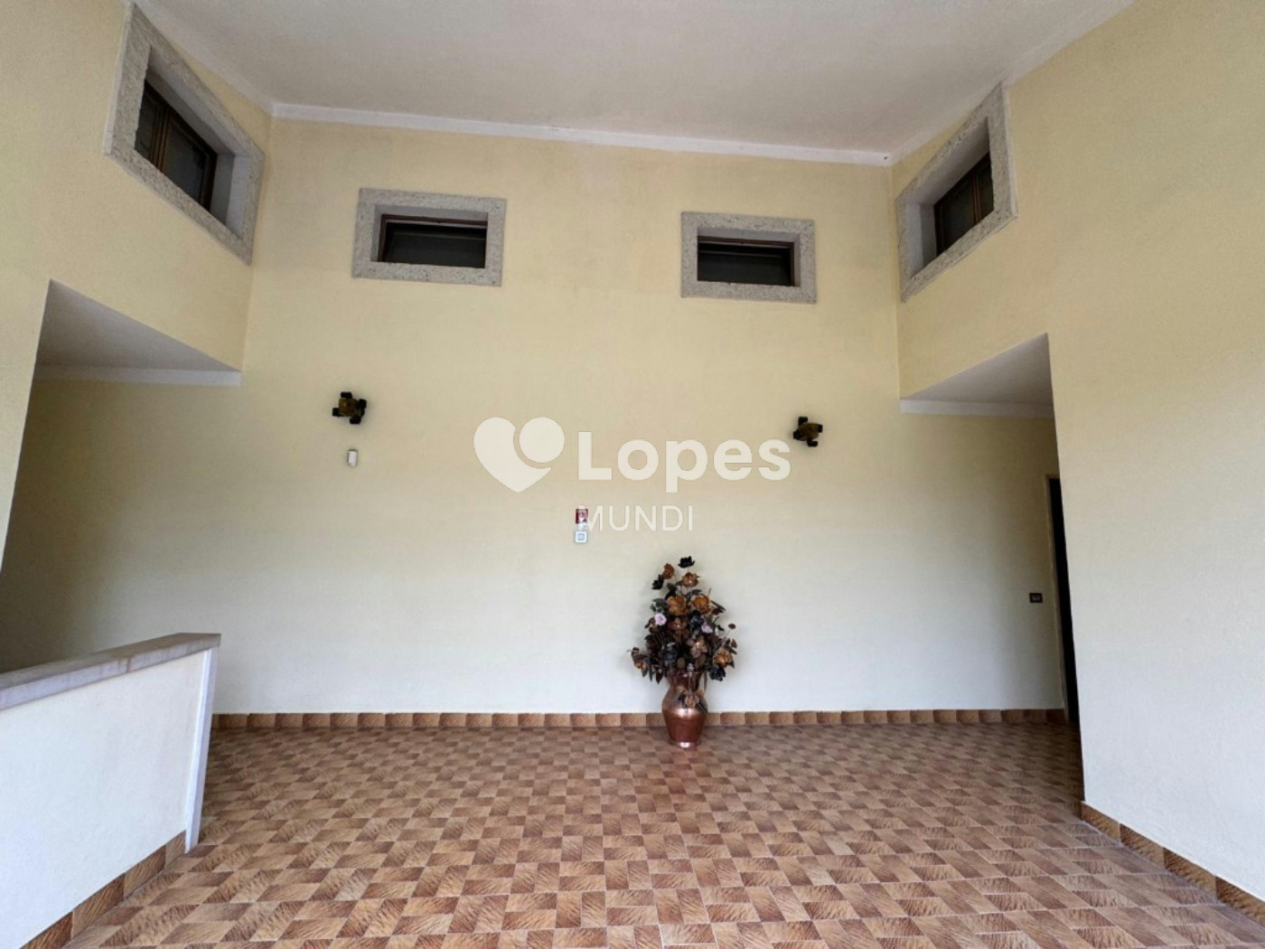 Casa multifamiliar à venda em Verona, Itália – 3 unidades e 12.000 m²