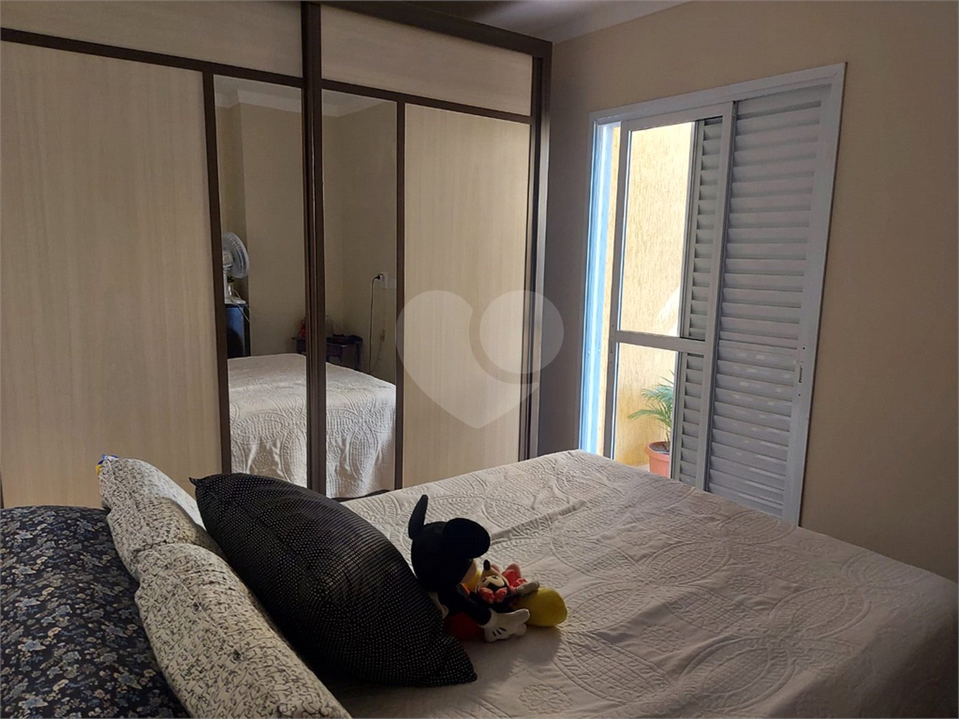Sobrado à venda com 4 quartos, sendo 1 suíte,  em Vila Gustavo, São Paulo, SP
