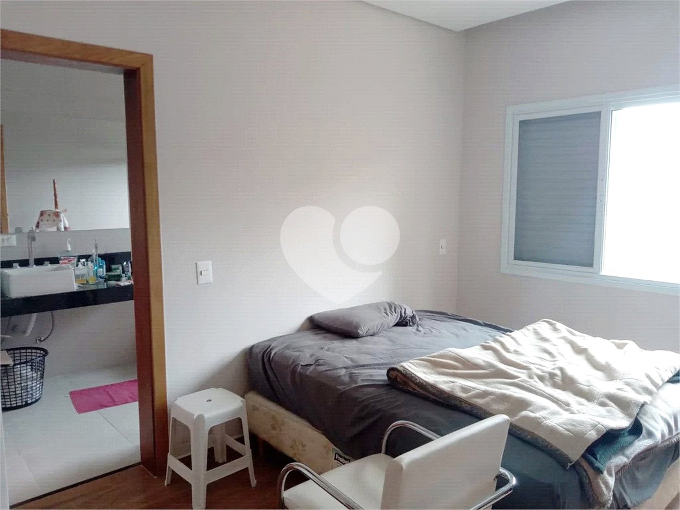 Casa à venda com 4 quartos, sendo 3 suítes, no condomínio Residencial Ecologico da Cantareira, Mairiporã - SP