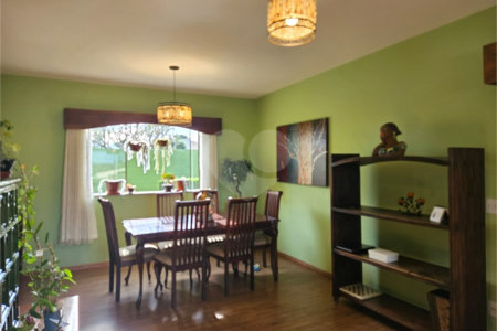 Casa à venda com 4 quartos, sendo 3 suítes, em Jardim Tapajós, Atibaia, SP