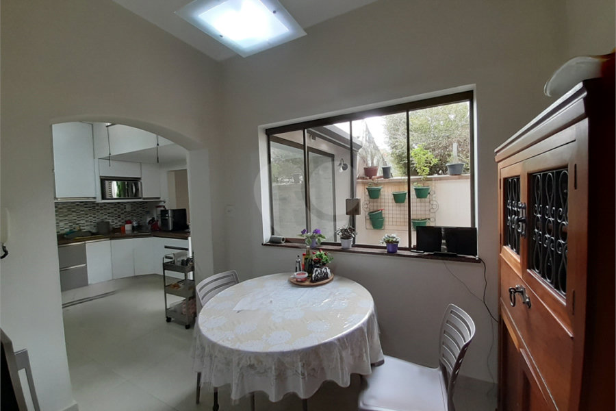 Casa à venda com 4 quartos, sendo 2 suítes,  em Jardim Floresta, São Paulo, SP