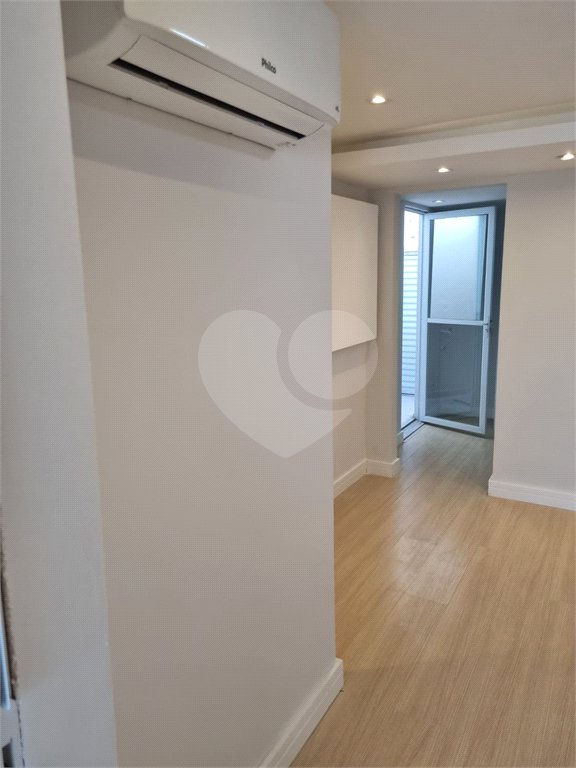 Cobertura à venda com 3 quartos, sendo 2 suítes, em Cachamorra, Rio de Janeiro, RJ