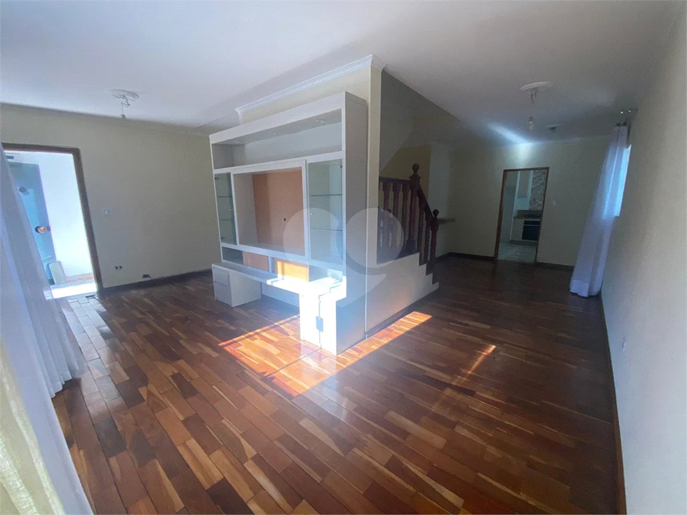 Sobrado com 3 quartos 1 suíte e 6 vagas de garagem no Jardim Guapira