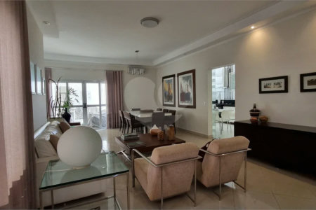 Lindo sobrado com 4 suites e piscina à venda, 365m², por R$ 2.450.000,00 no condomínio Villa Suiça, em Indaiatuba/SP.