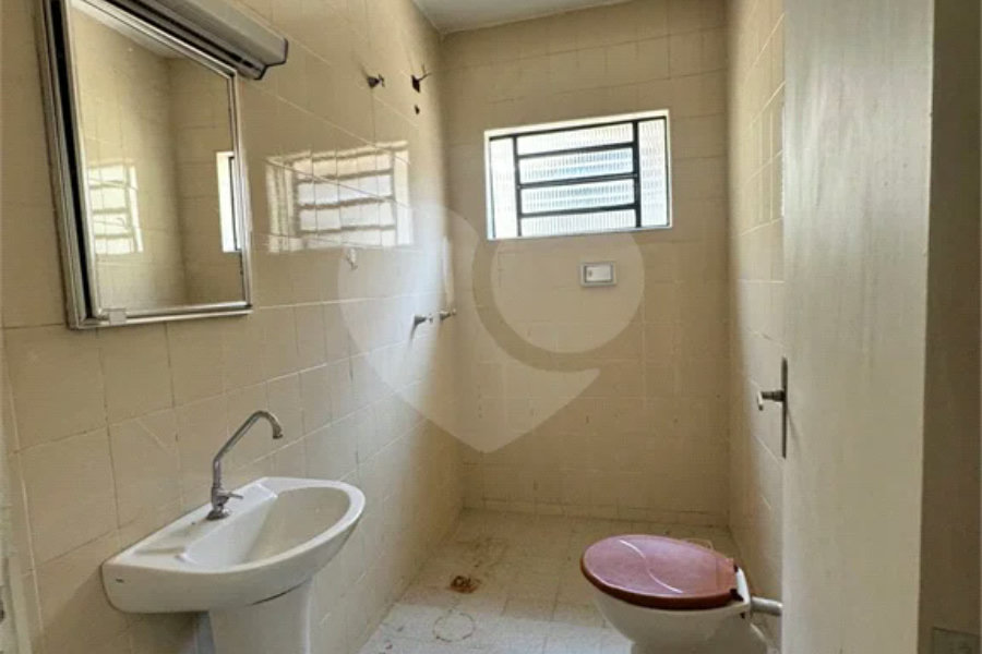 Imóvel Comercial para Venda e Locação no bairro Alto.