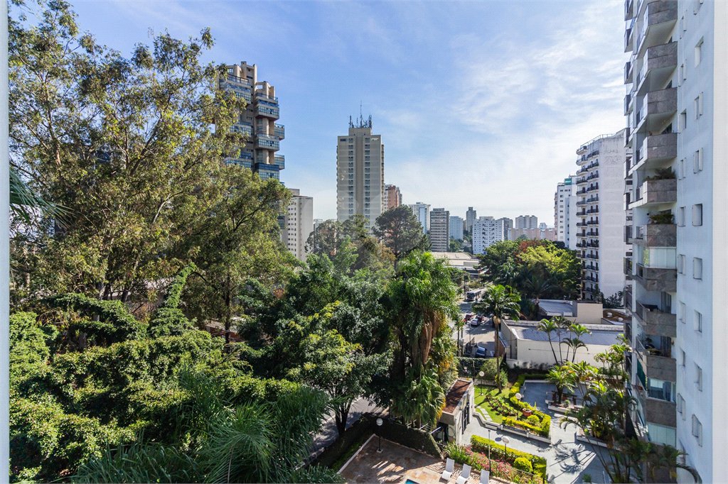 Apartamento à venda com 4 quartos, sendo 3 suítes, em Vila Andrade, São Paulo, SP