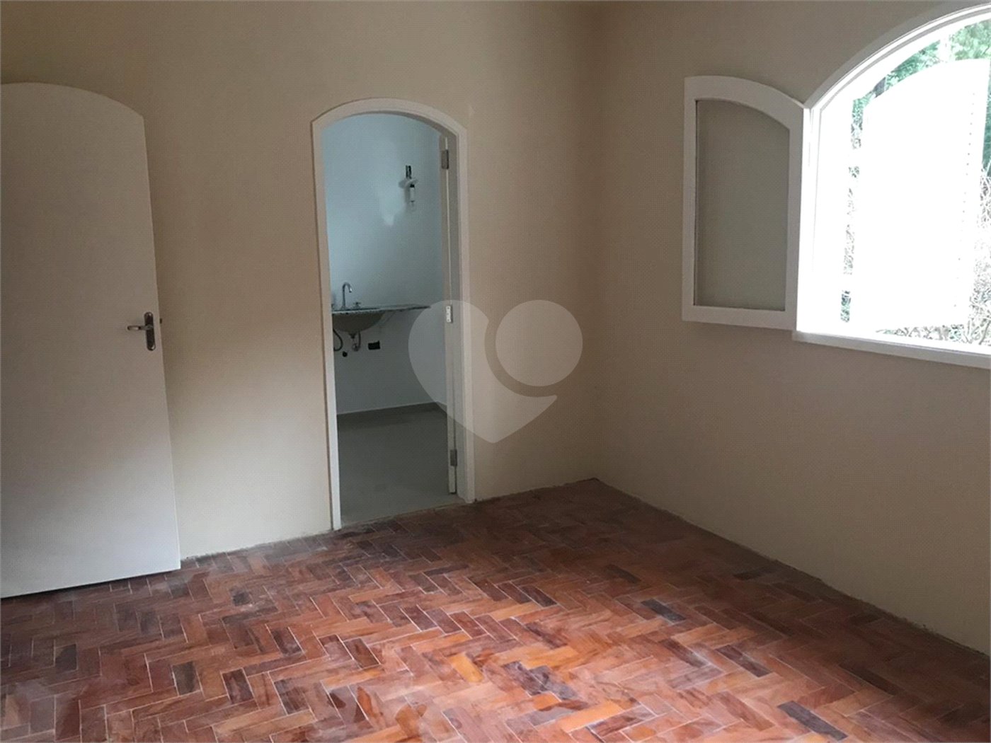 Sobrado à venda com 4 quartos, sendo 1 suíte, em Jardim Floresta, São Paulo, SP