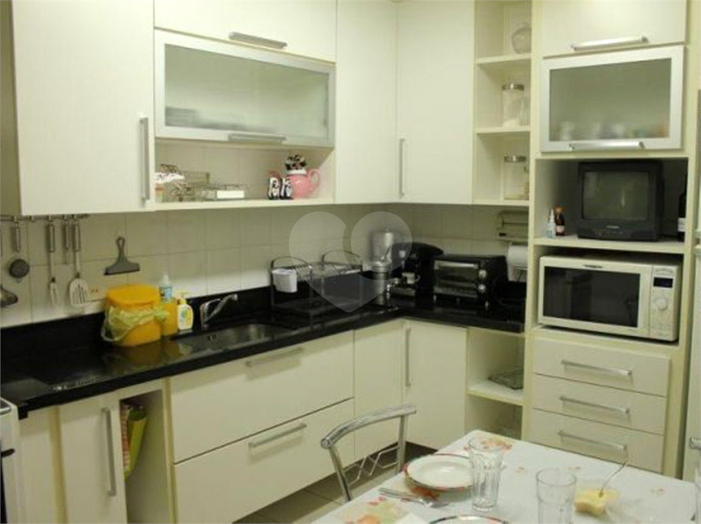 Casa à venda com 3 quartos, sendo 1 suíte, no condomínio Residencial Água Fria, São Paulo - SP