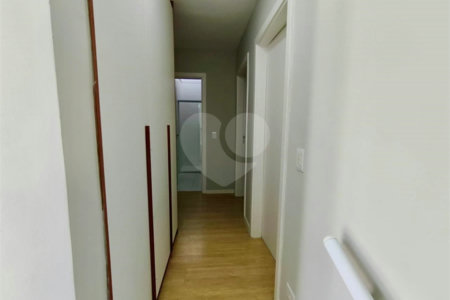 Casa à venda com 3 quartos, sendo 1 suíte, no condomínio Residencial Rio Preto Village, Atibaia - SP