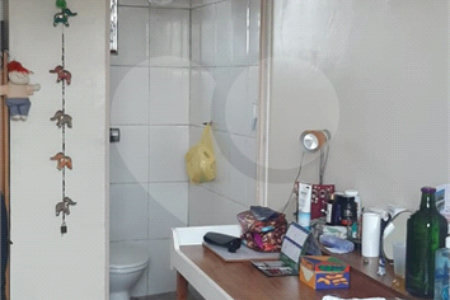 Sobrado à venda com 8 quartos em Jardim São Luís, São Paulo, SP