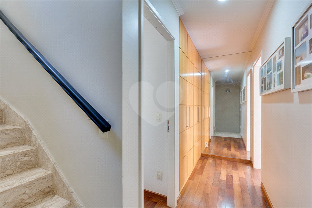 Casa à venda com 3 suítes no condomínio Vila Versalhes, São Paulo - SP