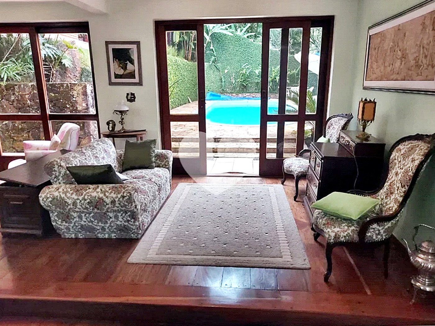Casa à venda com 4 quartos, sendo 2 suítes, no condomínio Parque Imperial da Cantareira, Mairiporã - SP