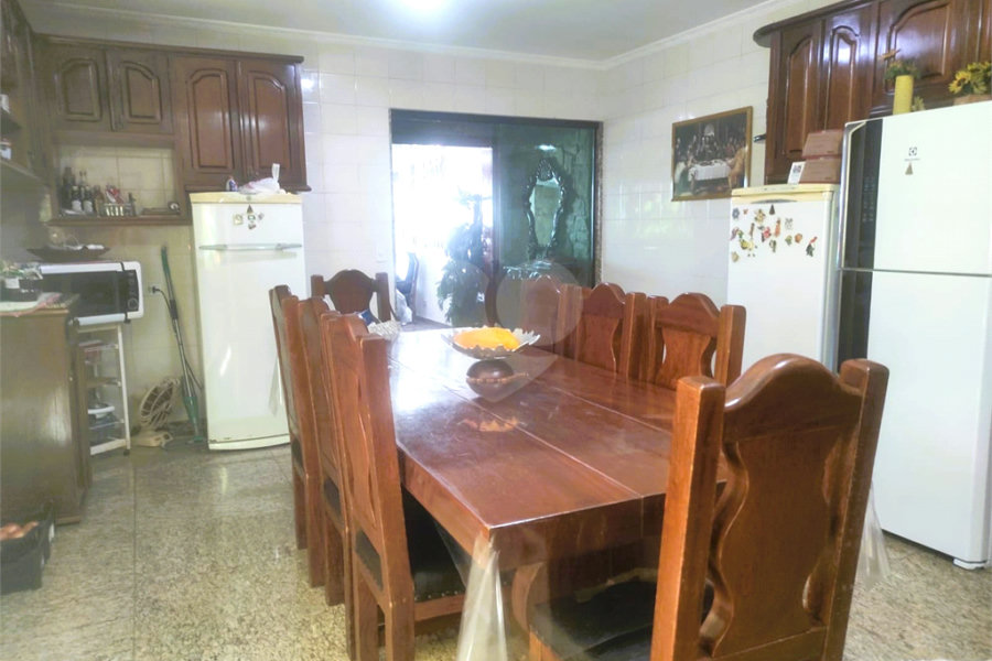 Sobrado à venda com 3 quartos, sendo 1 suíte,  em Vila Paiva, São Paulo, SP