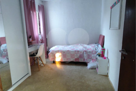 Chácara à venda com 4 quartos, sendo 1 suíte, em Vila Santa Helena, Atibaia, SP