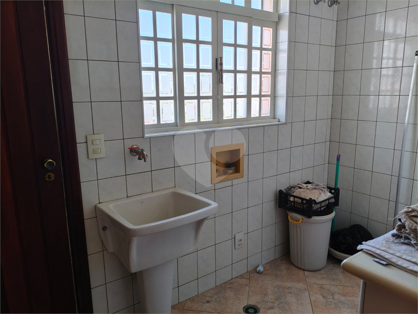 Casa à venda ou para alugar com 3 suítes no condomínio Estância Marambaia, Vinhedo - SP