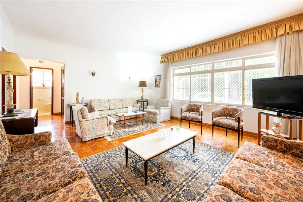 Casa Térrea à venda com 4 quartos, sendo 1 suíte, em Jardim Marajoara, São Paulo, SP
