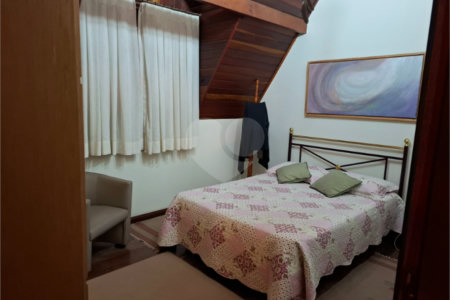 Sobrado à venda com 4 quartos, sendo 2 suítes,  em Jardim Leonor, São Paulo, SP