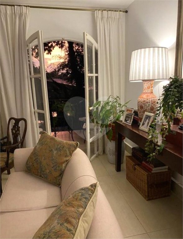 Casa Térrea à venda ou para alugar com 4 quartos, sendo 2 suítes,  em Jardim Guedala, São Paulo, SP