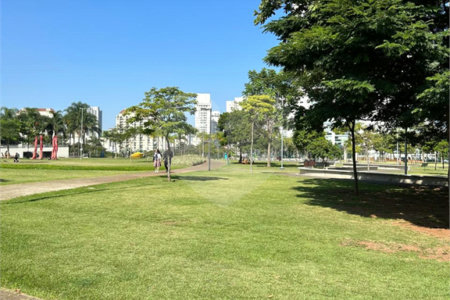 Apartamento à venda com 2 quartos, sendo 1 suíte, em Água Branca, São Paulo, SP