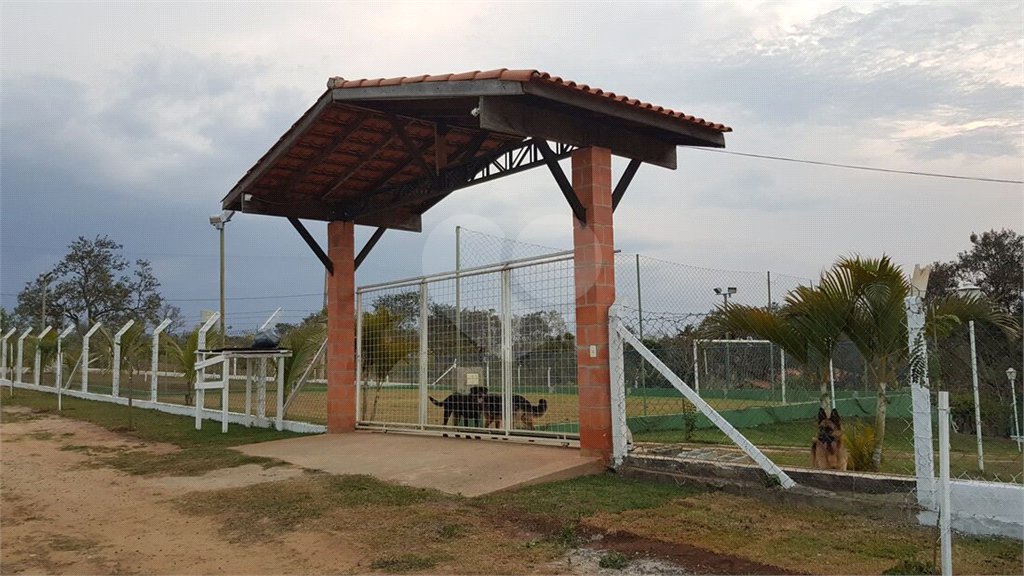 Chácara à venda com 3 quartos, sendo 1 suíte, no Centro, Araçoiaba da Serra, SP