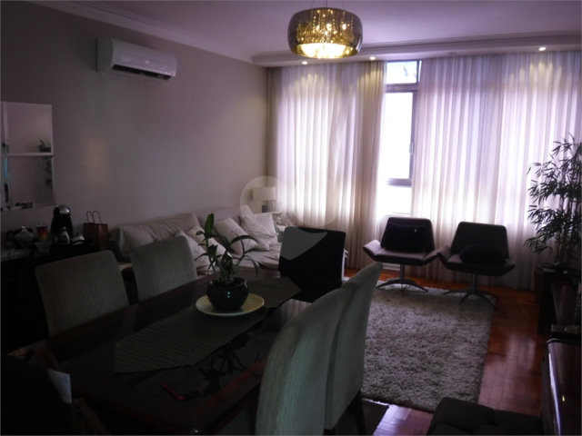Apartamento à venda com 2 quartos, sendo 1 suíte,  em Boqueirão, Santos, SP