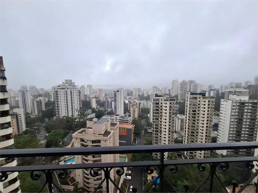 Apartamento à venda com 3 quartos, sendo 1 suíte, em Vila Andrade, São Paulo, SP