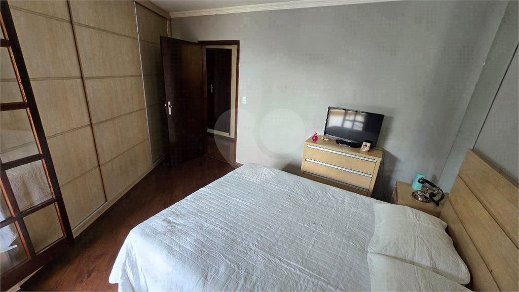 Sobrado à venda com 4 quartos, sendo 1 suíte, em Jardim Regina, São Paulo, SP