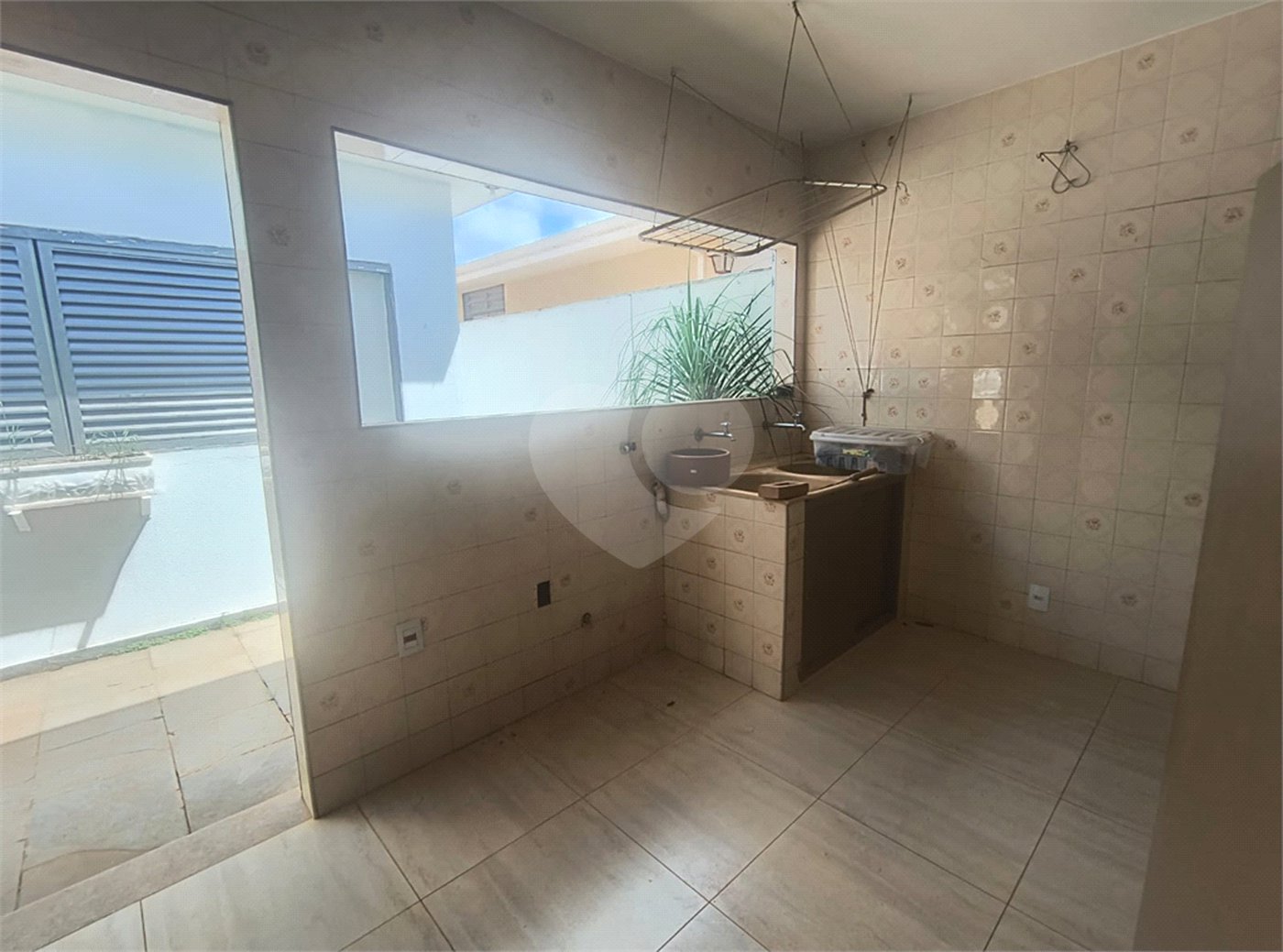Casa à venda com 3 quartos, sendo 1 suíte, em Vila Santana, Araraquara, SP