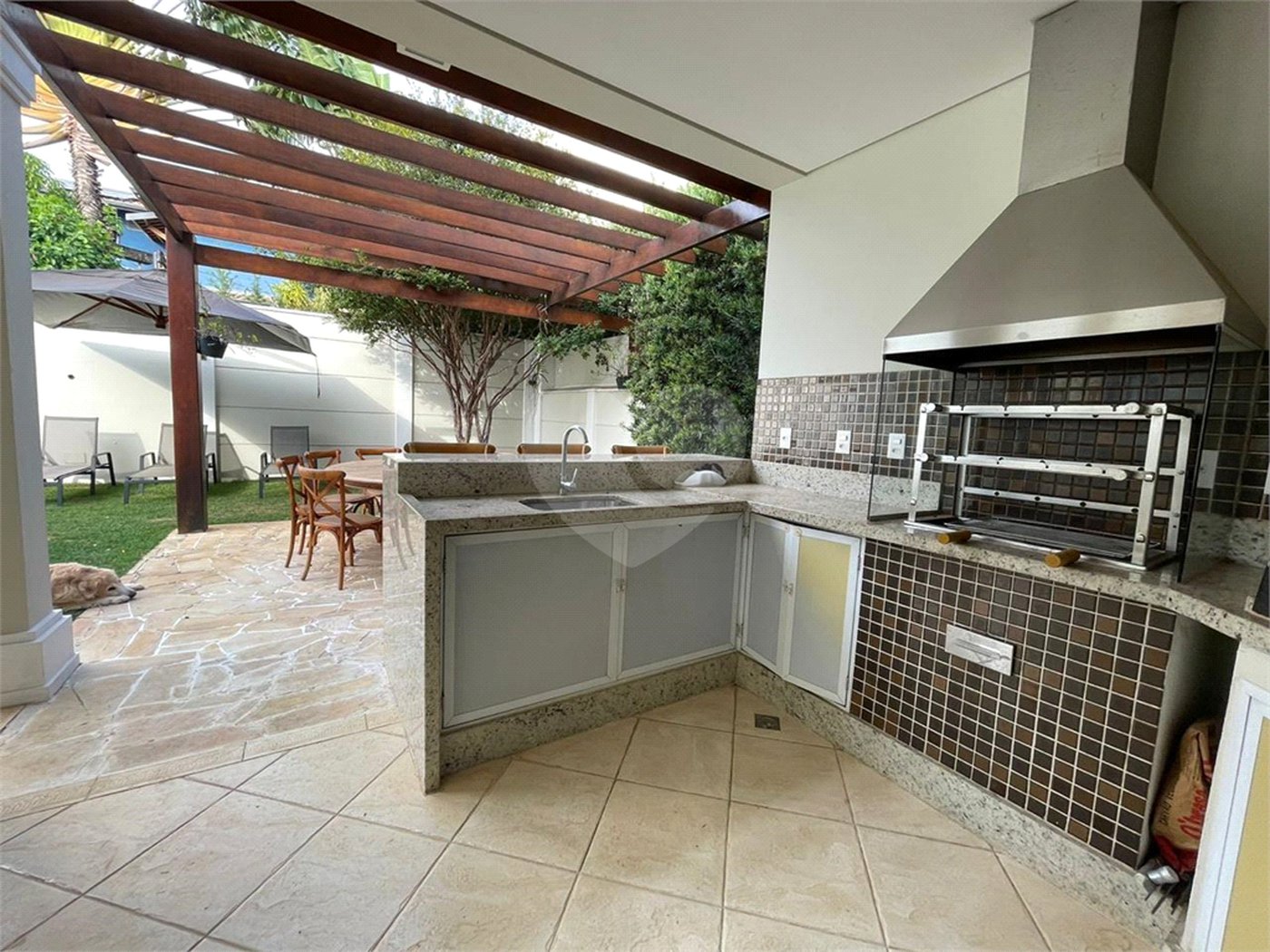 Casa à venda com 3 suítes no condomínio Villagio Di Verona, Vinhedo - SP