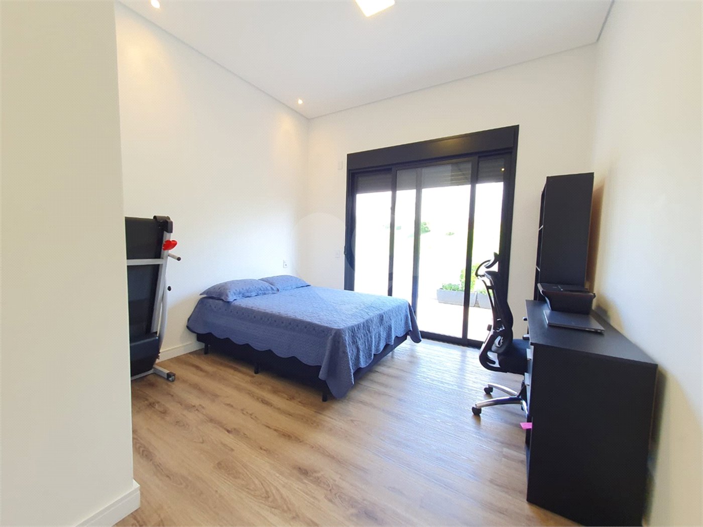 Casa à venda com 6 quartos, sendo 5 suítes, no condomínio Jardim Primavera, Louveira - SP