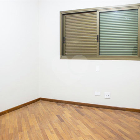 Apartamento à venda com 3 suítes em Jardim Londrina, São Paulo, SP