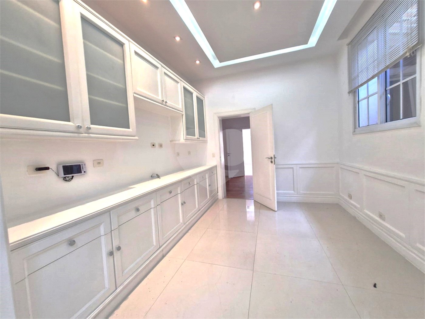 Casa à venda com 4 suítes no condomínio Chácara Flora, São Paulo - SP
