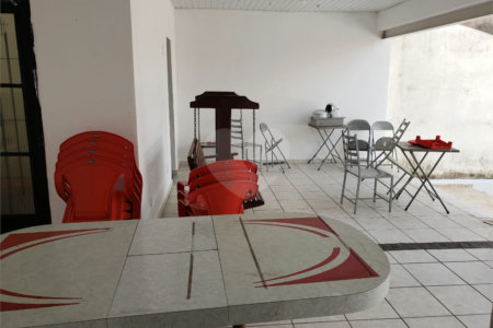 Sobrado à venda com 3 quartos, sendo 1 suíte, em Vila Guaca, São Paulo, SP
