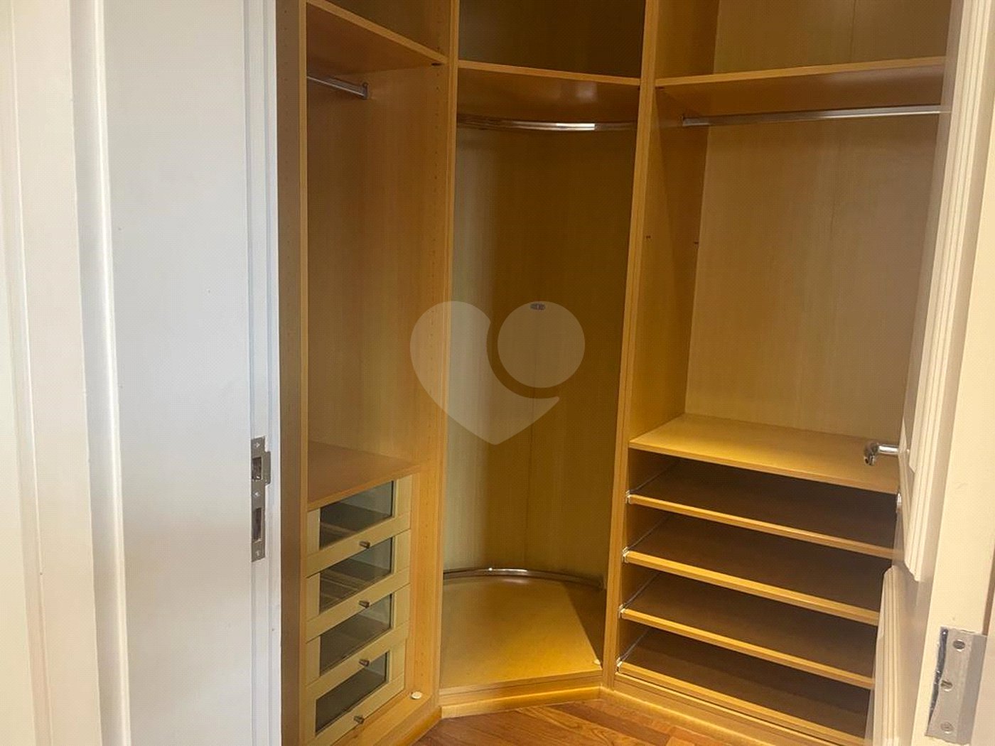 Apartamento à venda com 4 suítes em Vila Suzana, São Paulo, SP