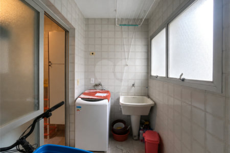 Apartamento à venda com 3 quartos, sendo 1 suíte, em Jardim Marajoara, São Paulo, SP