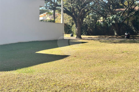Terreno no Parque Sabará próximo a portaria