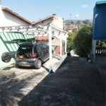 Casa à venda com 4 quartos, sendo 1 suíte, no condomínio Shangri-la, Atibaia - SP