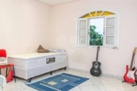 Sobrado à venda com 3 quartos, sendo 1 suíte,  em Jardim Monte Kemel, São Paulo, SP