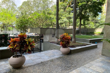 Apartamento à venda com 3 quartos, sendo 1 suíte, em Morumbi, São Paulo, SP