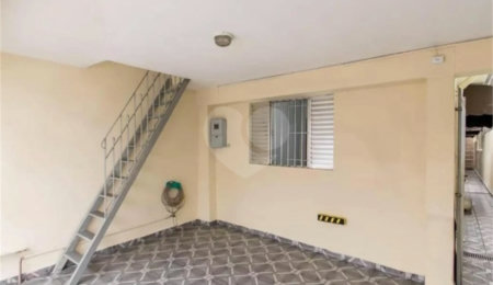 Casa à venda com 4 quartos, sendo 2 suítes,  em Jardim Coimbra, São Paulo, SP