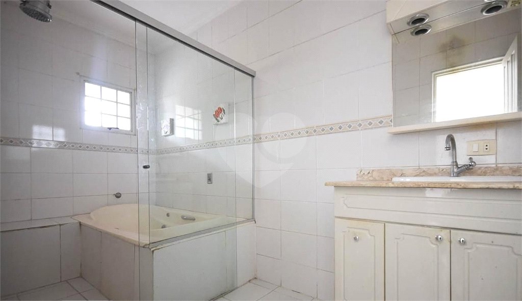 Casa à venda com 4 quartos, sendo 3 suítes, em Super Quadra Morumbi, São Paulo, SP